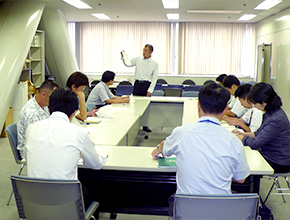 受け入れ現場見学会の様子